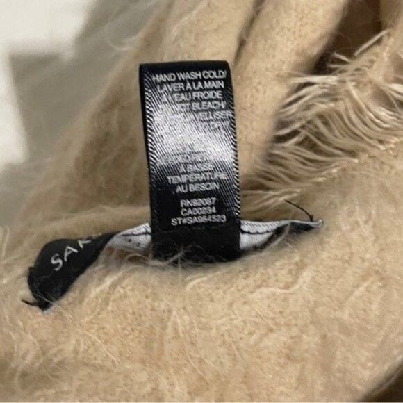 Saks Fifth Avenue Scarf Ultra Soft Beige Fringe - Picture 5 of 10